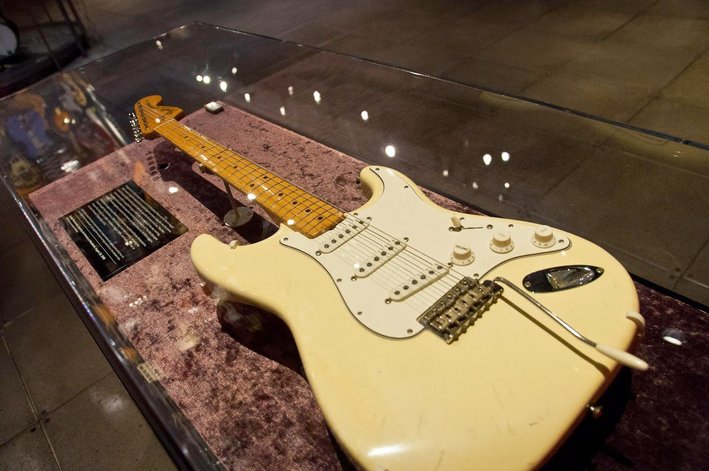 gitar fender stratocaster 1968 milik jimi hendrix