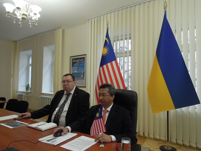 hubungan diplomatik ekonomi malaysia ukraine