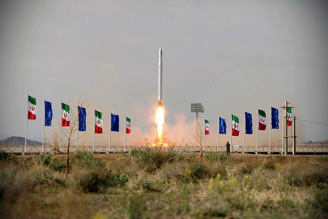 iran lancarkan satelit ketenteraan pertama noor