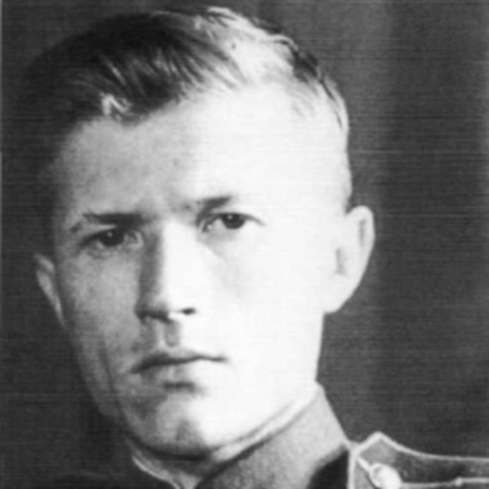 ivan sidorenko pada jun 1944 selepas dinamakan sebagai wira kesatuan soviet