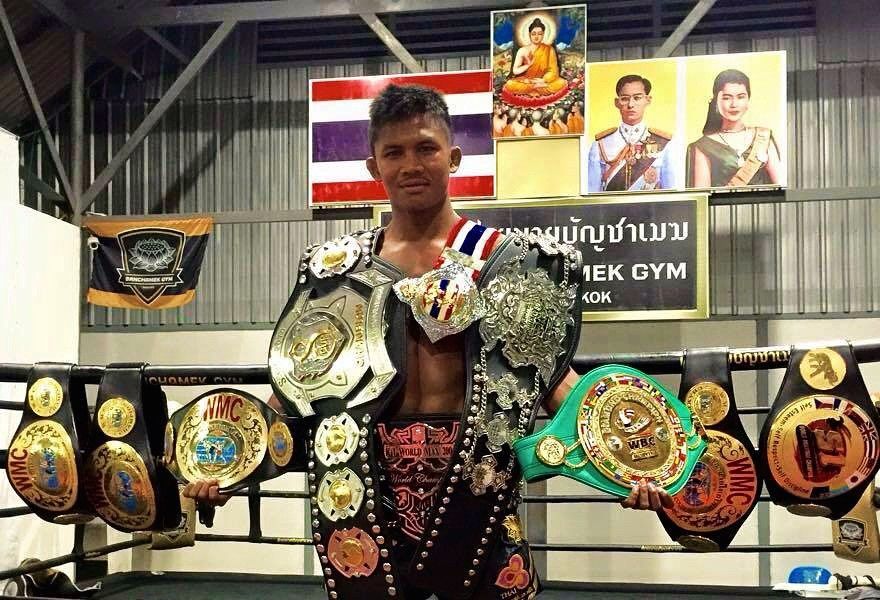 juara dunia muay thai buakaw banchamek