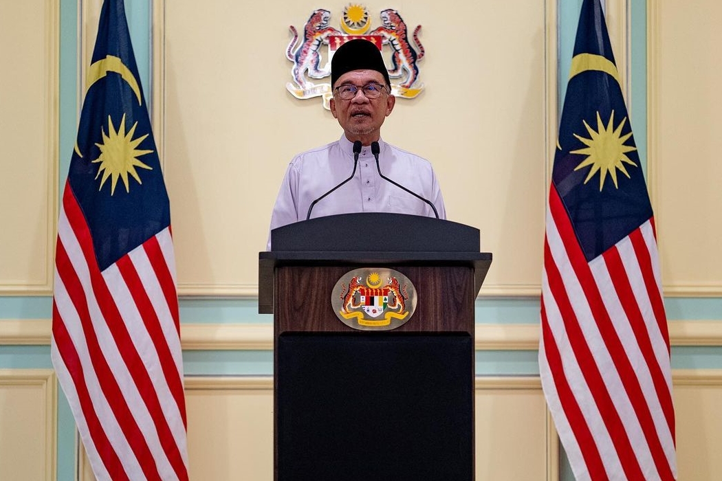 kabinet malaysia 672