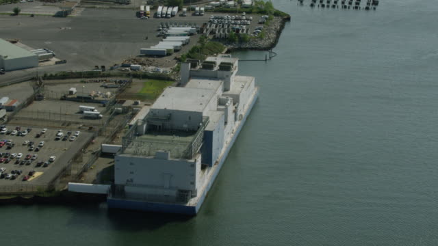 kapal penjara terbesar dunia