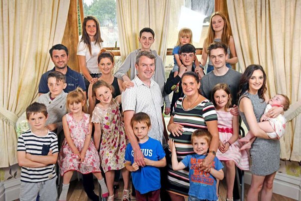 keluarga radford paling besar di united kingdom dengan 20 orang anak 2