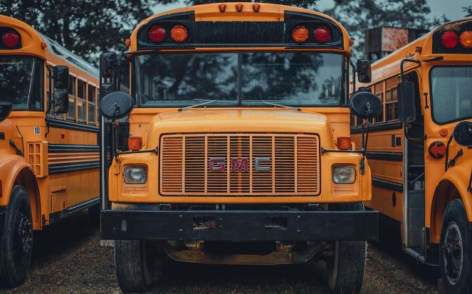 kenapa bas sekolah berwarna kuning