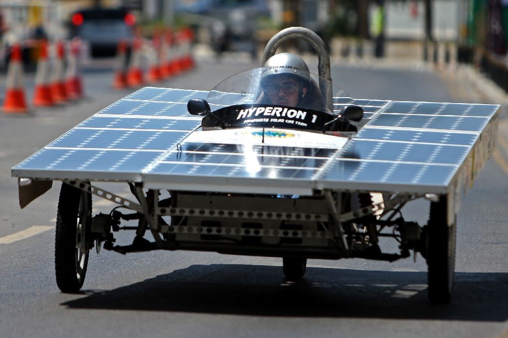 kereta tenaga solar