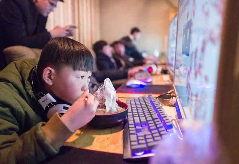 ketagihan internet melampau di china