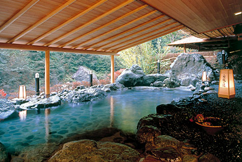 kolam air panas terbuka nishiyama onsen keiunkan