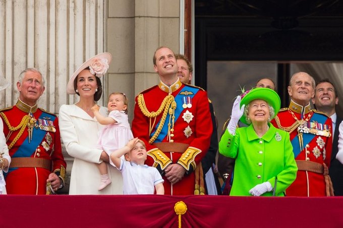 kos perbelanjaan istana ratu england kerabat diraja britain 2