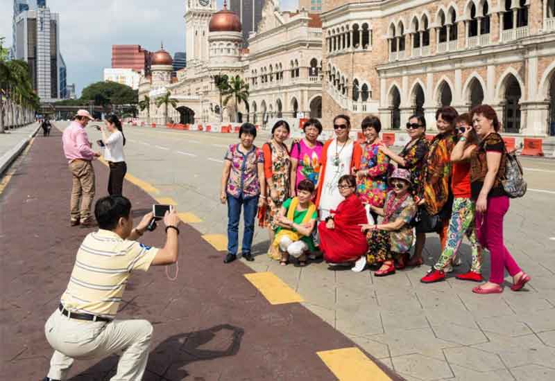 mainland chinese malaysia pelancong pelaburan