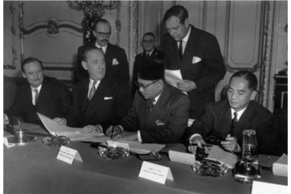 majlis menandatangani perjanjian persekutuan malaysia