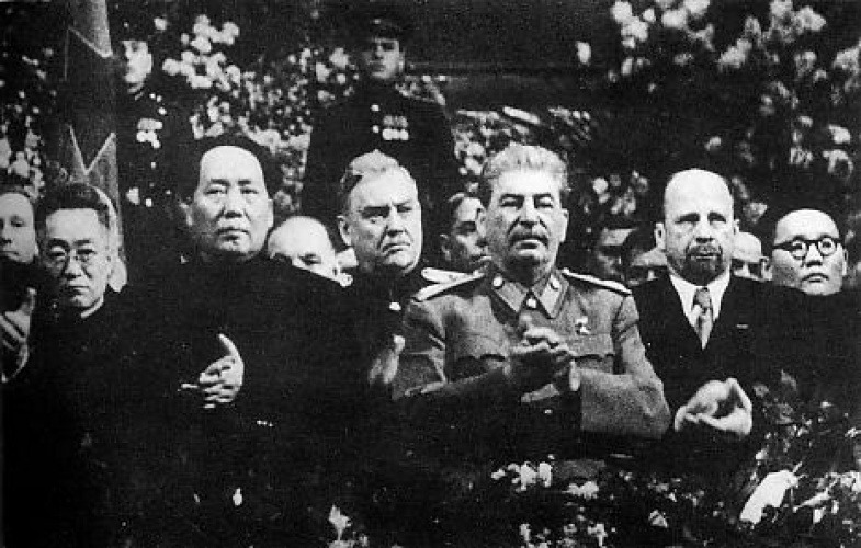 mao zedong bersama pemimpin kesatuan soviet joseph stalin