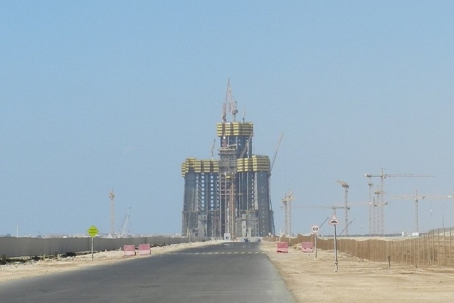 menara jeddah tergendala