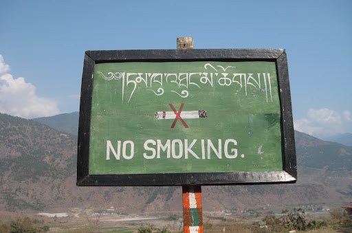 merokok diharamkan di bhutan