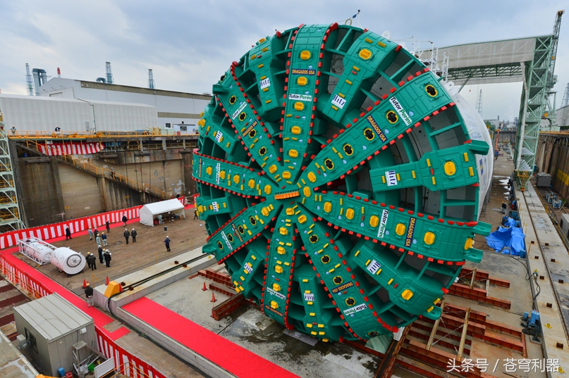 mesin penebuk terowong bertha mesin ciptaan manusia paling besar di dunia