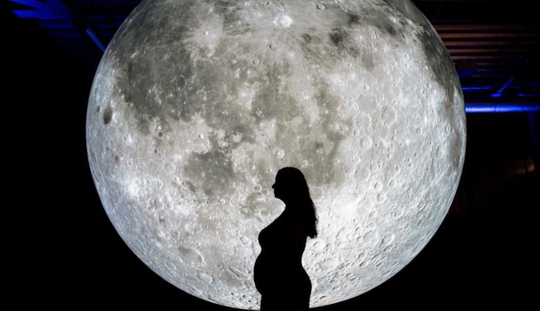 mitos kesan bulan purnama dan kelahiran