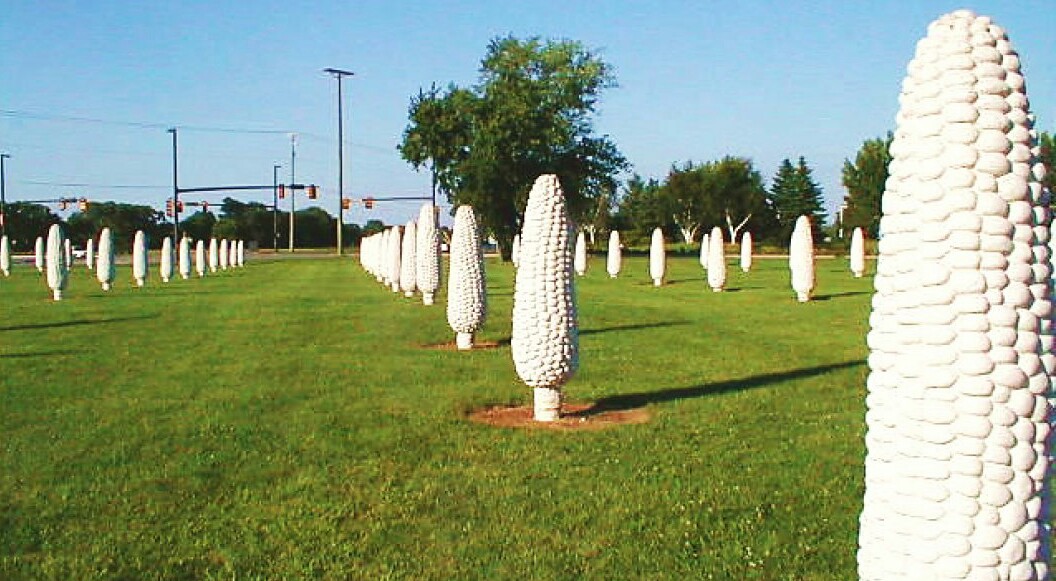 monumen jagung gergasi ini untuk menghargai jasa seorang petani
