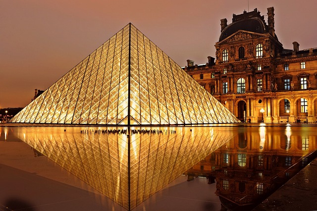 muzium terbesar dunia louvre