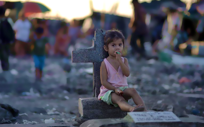 orang miskin filipina hidup di perkuburan