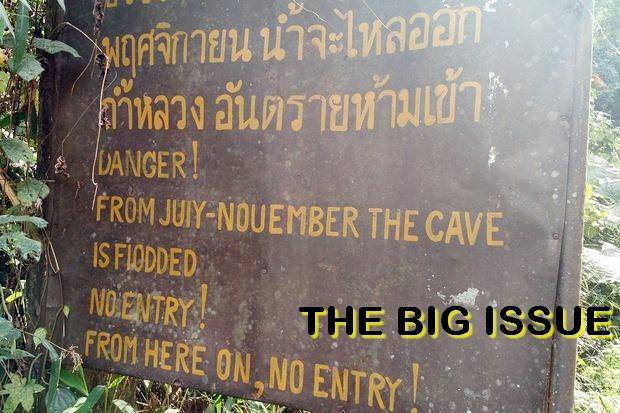 papan tanda dilarang masuk gua thailand
