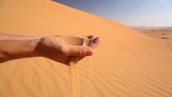pasir di padang pasir atau gurun