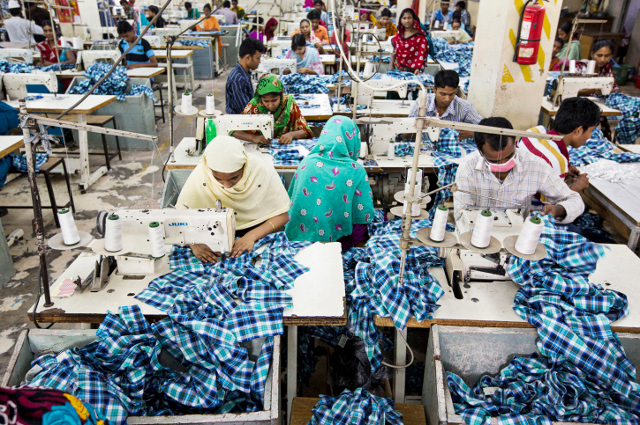 pekerja kilang pakaian di bangladesh