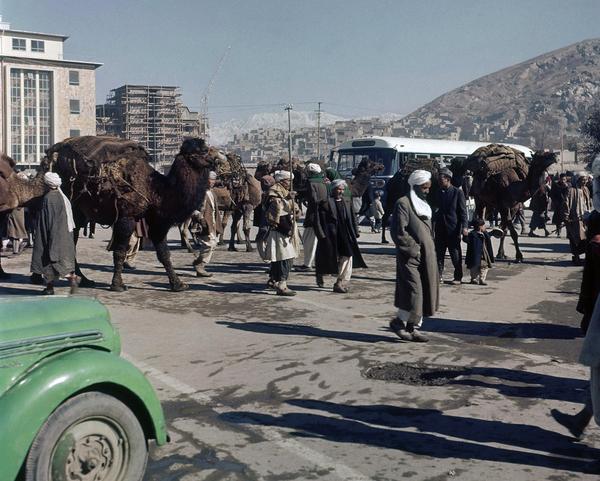 pemandangan di sebatang jalan di kabul afghanistan november 1961