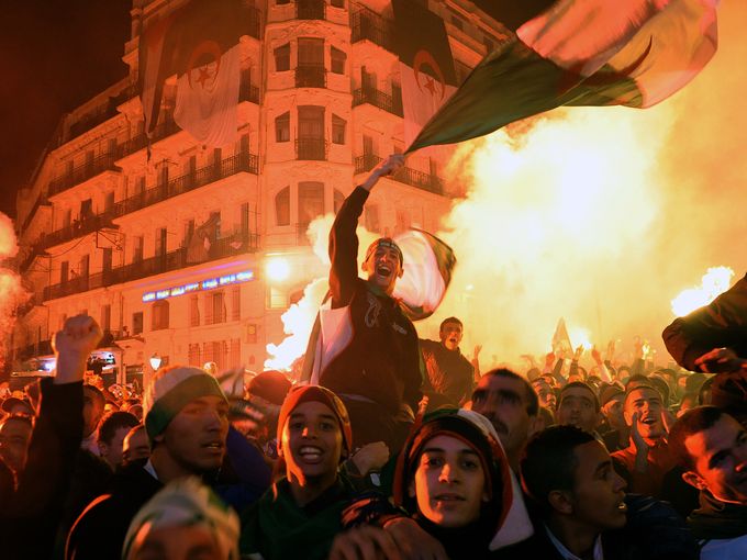 peminat terbunuh akibat sambutan keterlaluan di algeria 5 tragedi paling dahsyat berlaku ketika piala dunia 3