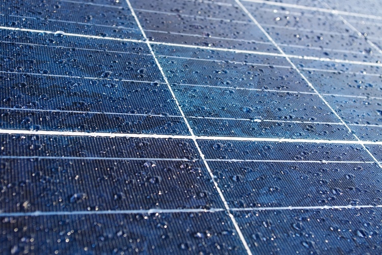 penghasilan tenaga elektrik melalui air hujan menggunakan sel solar graphene