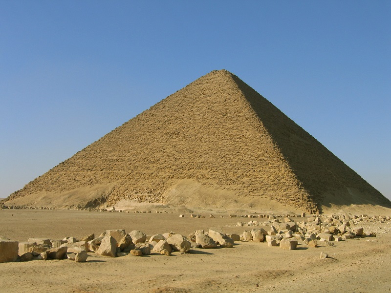 piramid merah 253