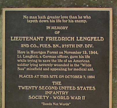 plak penghormatan kepada friedrich lengfeld oleh amerika syarikat