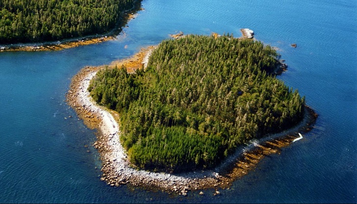 pulau little rocky di kanada untuk dijual