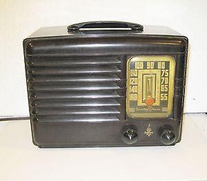 radio yang dibuat daripada baekelite
