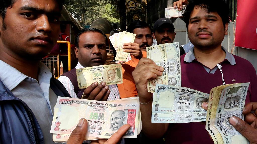 rakyat india dipaksa tukar wang kertas baharu 2016