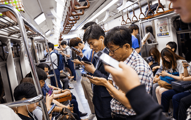 rakyat korea selatan pengguna tegar telefon bimbit dan internet
