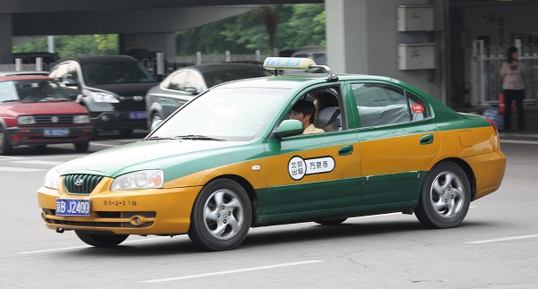 ren xiaofeng menaiki teksi menghala ke jiangsu