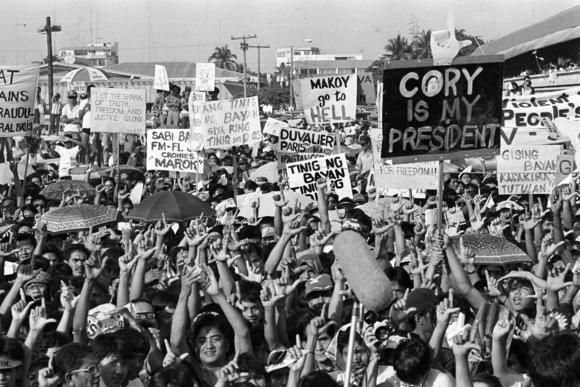 revolusi kuasa rakyat filipina 1986