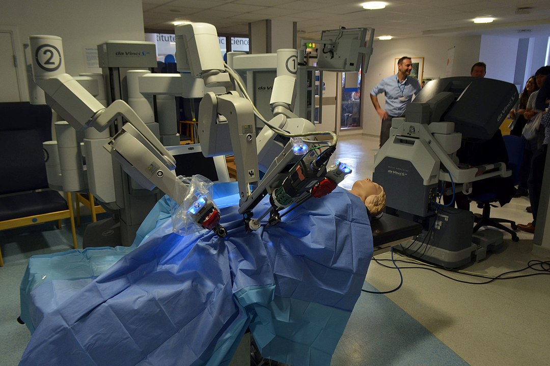 robot bedah pengganti doktor