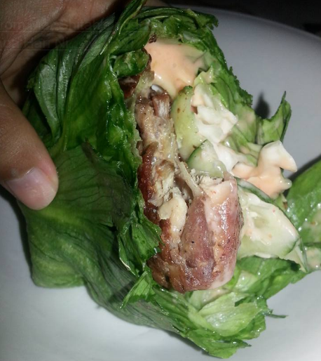 sandwich ayam panggang berserta salad