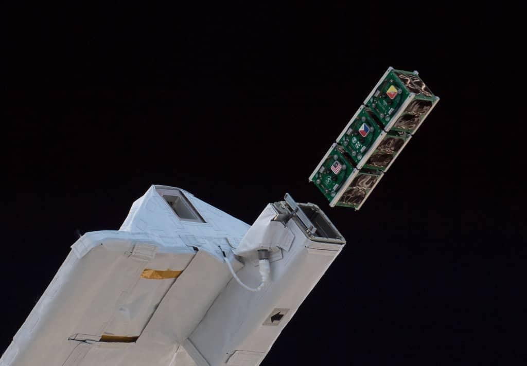satelit nano uitmsat 1 dilancarkan ke orbit 803