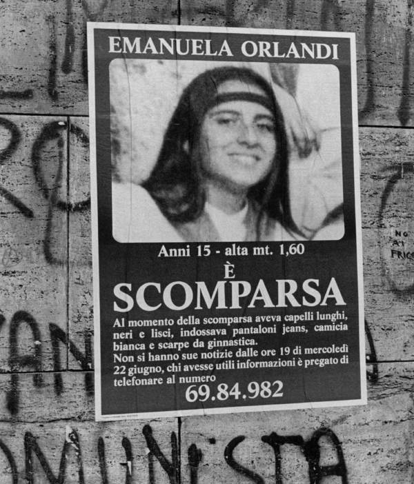 satu poster meningkatkan kesedaran tentang kehilangan emanuela orlandi