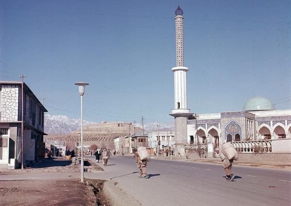 sebuah masjid yang baru dibina kabul november 1961