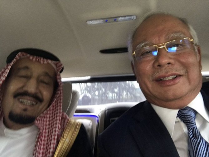 selfie najib razak bersama raja saudi