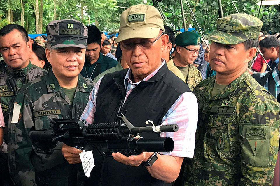 setiausaha pertahanan filipina