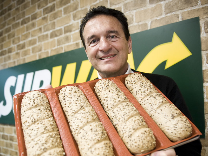 subway fred luca bakar roti sandwic segar