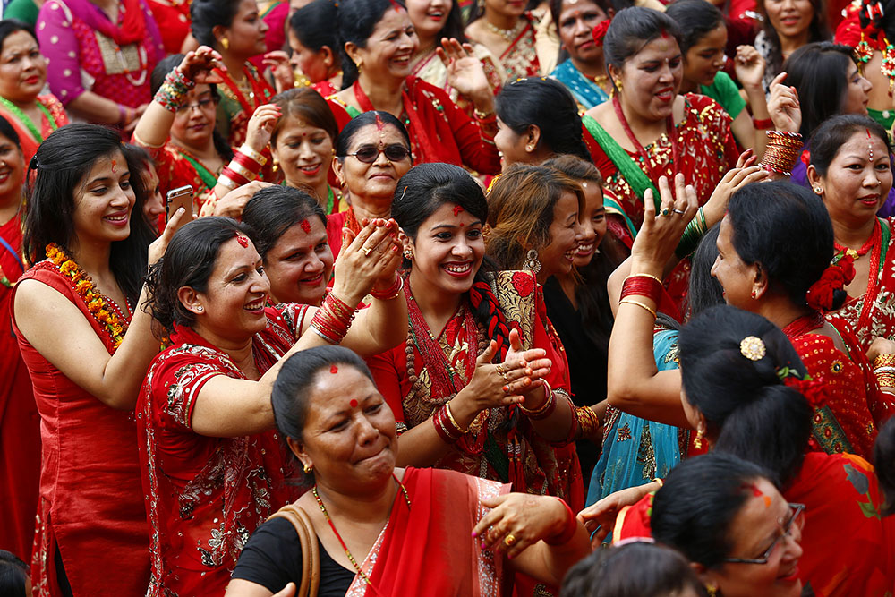 teej adalah upacara hindu terbesar untuk wanita di nepal