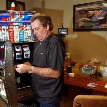 tommy carmichael penipu mesin slot kasino paling hebat