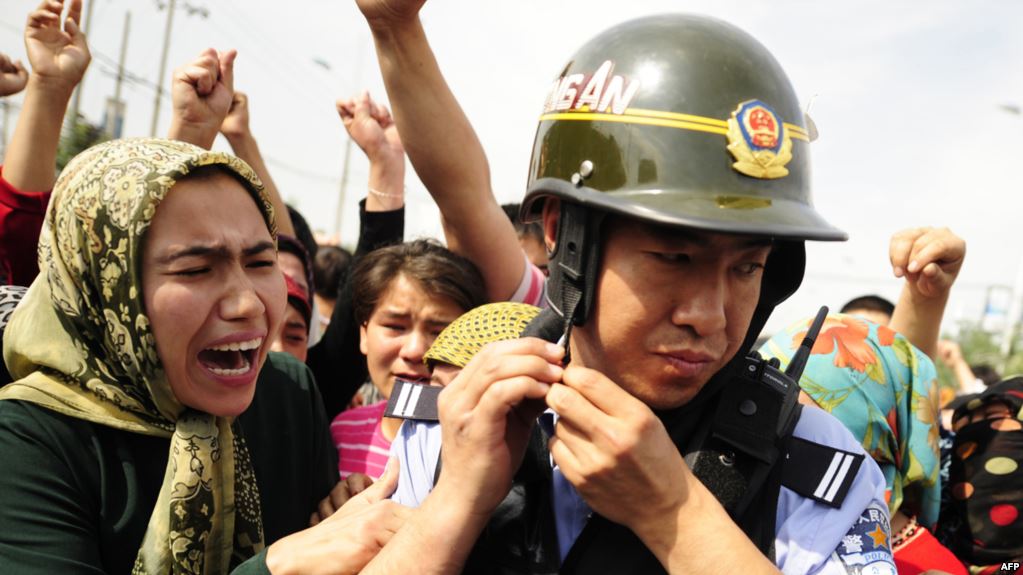 tunjuk perasaan uyghur anti china