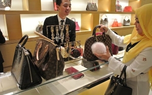 3 Cara Mudah Mengenalpasti Beg Tangan Louis Vuitton Asli Daripada Yang Palsu