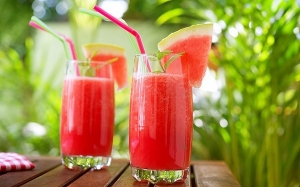 6 Jenis Buah-buahan Yang Sesuai Dibuat Jus Minuman
